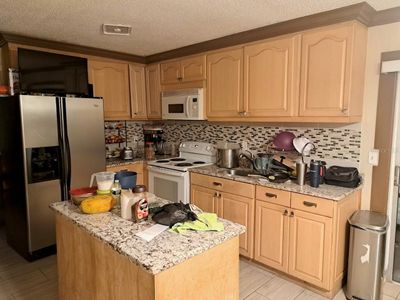 1809 Charlow Court, House other with 3 bedrooms, 2 bathrooms and null parking in Plant City FL | Image 2