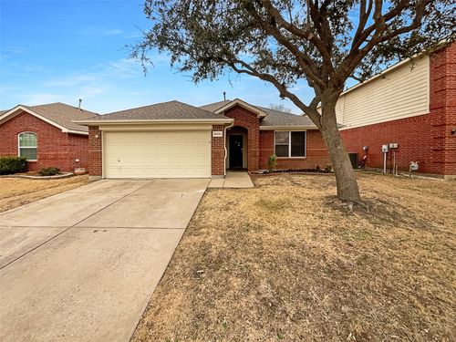 10433 Lake Park Dr, Hurst, TX, 76053-7845 | Card Image