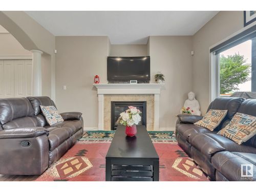 6948 19a Ave Sw, Edmonton, AB, T6X0L7 | Card Image