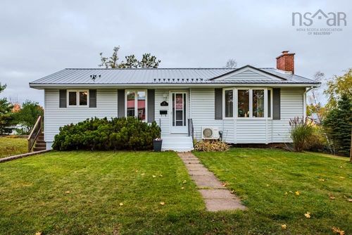 75 Lawnwood Dr, Truro, NS, B2N1R9 | Card Image