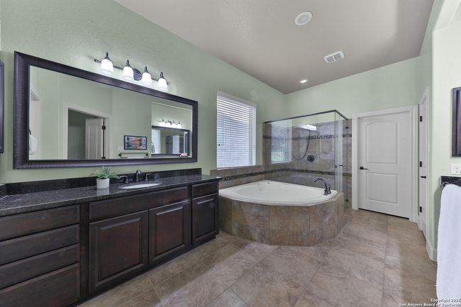 10518 Springcroft Ct, House other with 4 bedrooms, 5 bathrooms and null parking in Helotes TX | Image 36