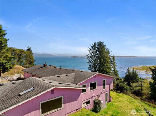 193 Robert Gray Dr Sw, Ilwaco, WA, 98624-9164 | Card Image