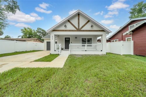 809 E Hanna Ave, Tampa, FL, 33604-6850 | Card Image