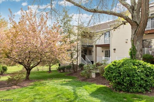 172 Potomac Dr, Basking Ridge, NJ, 07920-3196 | Card Image