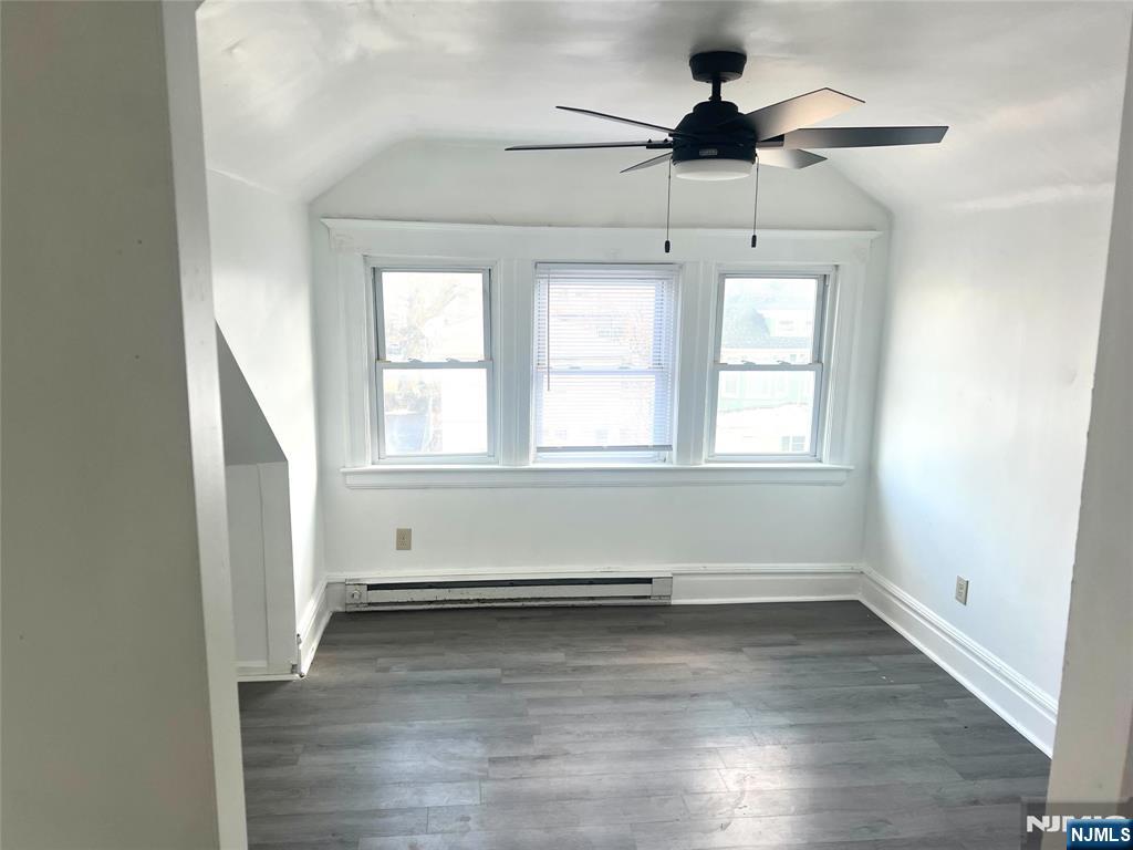 Residential Lease in Newark 4