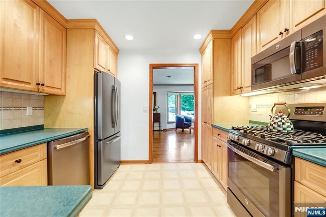 66 Hoffman Ct, House other with 4 bedrooms, 3 bathrooms and null parking in River Vale NJ | Image 15