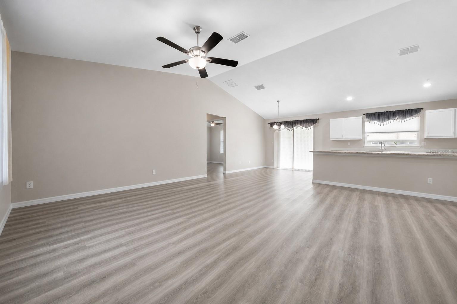 Residential in DUNNELLON 2