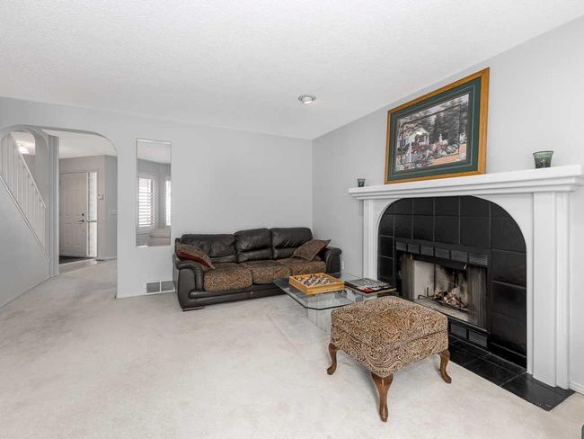 208 Millbank Road Sw, Home with 3 bedrooms, 2 bathrooms and 4 parking in Calgary AB | Image 7