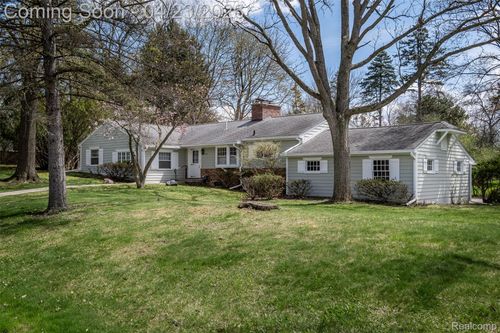 1895 W Bend Dr, Bloomfield Hills, MI, 48302-1210 | Card Image