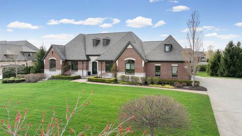 61657 Cotswold Dr, Washington Township, MI, 48094-1077 | Card Image