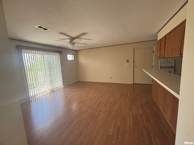 APT-28 - 920 17 Th St, Condo with 3 bedrooms, 2 bathrooms and null parking in Moline IL | Image 13