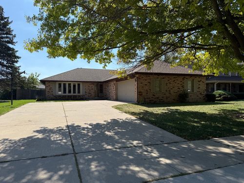745 Donna Ave, Aurora, IL, 60505-1009 | Card Image