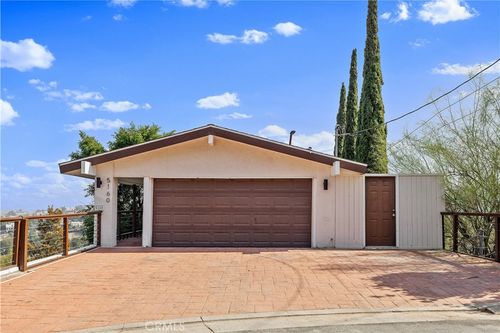 5160 Medina Rd, Woodland Hills, CA, 91364-4346 | Card Image