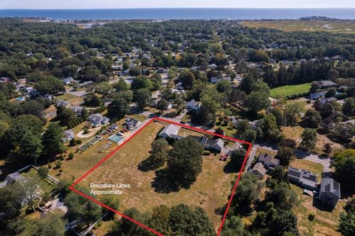 24 Locke Rd, Hampton, NH, 03842-4012 | Card Image
