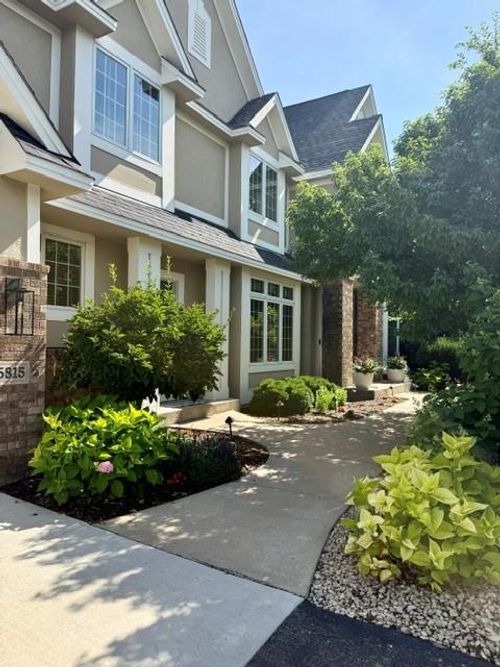 6815 Ruby Ln, Chanhassen, MN, 55317-7592 | Card Image