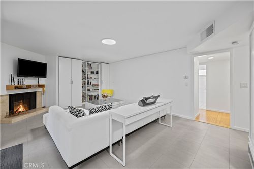 unit-102-14960 Victory Blvd, Van Nuys, CA, 91411-1809 | Card Image