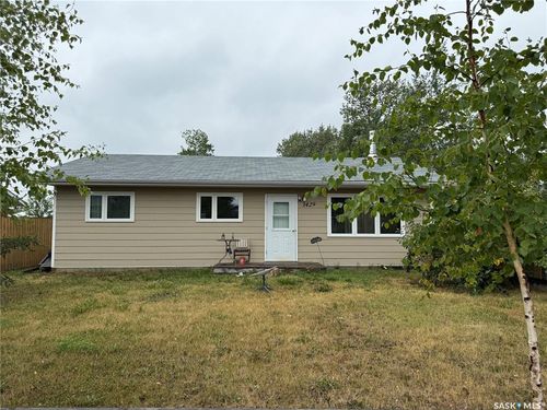 1429 Morin Ave, Buffalo Narrows, SK, S0M0J0 | Card Image