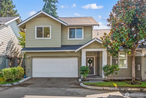 12223 Ne 109th Way, Kirkland, WA, 98033-8812 | Card Image