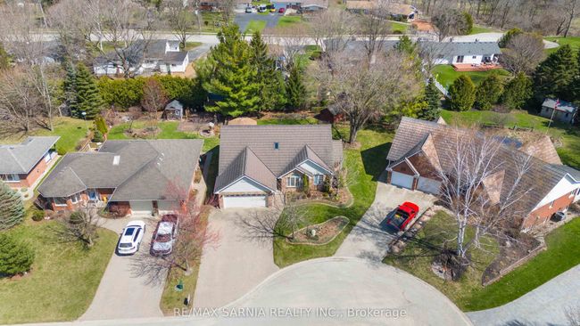 35 Frances Dr, House other with 6 bedrooms, 3 bathrooms and 4 parking in Forest ON | Image 46