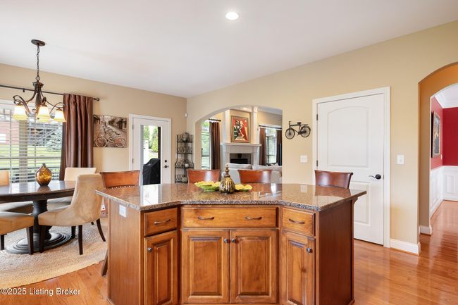 905 Fossil Creek Cir, House other with 4 bedrooms, 3 bathrooms and null parking in Louisville KY | Image 19