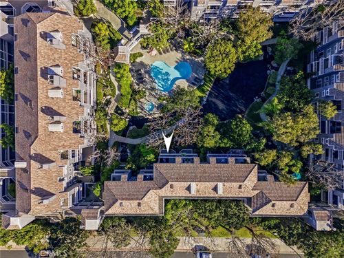 c203-20341 Bluffside Cir, Huntington Beach, CA, 92646-8528 | Card Image