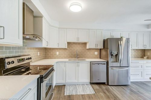 9d-67 Caroline St S, Hamilton, ON, L8P3K6 | Card Image