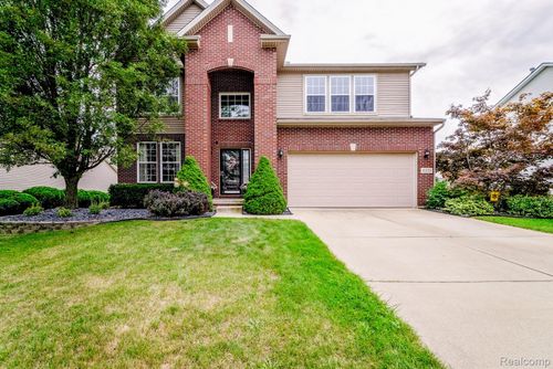 31225 Handsomer Dr, Flat Rock, MI, 48134-3318 | Card Image