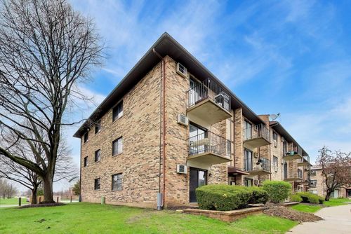 a-324 Klein Creek Ct, Carol Stream, IL, 60188-3705 | Card Image