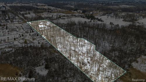 2670 E Maple Road, Milford Charter Township, MI, 48381 | Card Image