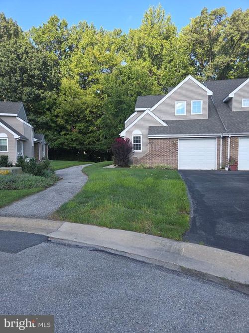 31-24 Fleetwood Ct, WILMINGTON, DE, 19804-2945 | Card Image