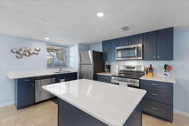 3 - 513 1 St St, Townhouse with 2 bedrooms, 2 bathrooms and null parking in CEDAR KEY FL | Image 9