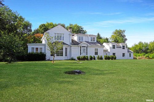 304 N Locust St, Delavan, IL, 61734-7401 | Card Image