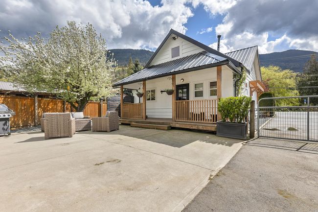 42739 Yarrow Central Road, House other with 3 bedrooms, 1 bathrooms and 6 parking in Yarrow BC | Image 1