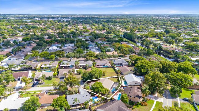 770 Nw 77 Th Ave, House other with 3 bedrooms, 2 bathrooms and null parking in Plantation FL | Image 7