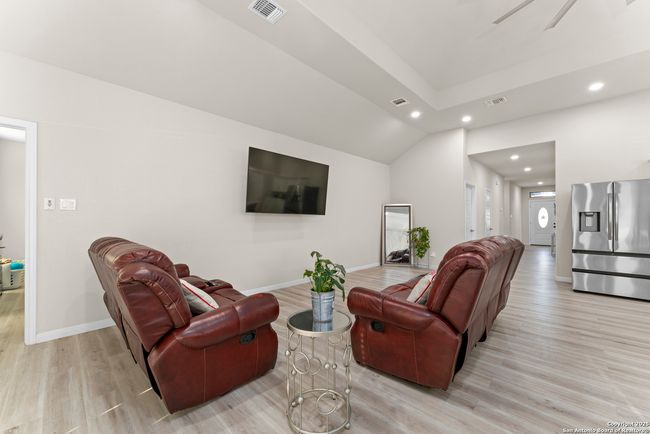 UNIT-2 - 16851 Griffin Rd, House other with 5 bedrooms, 2 bathrooms and null parking in Atascosa TX | Image 24