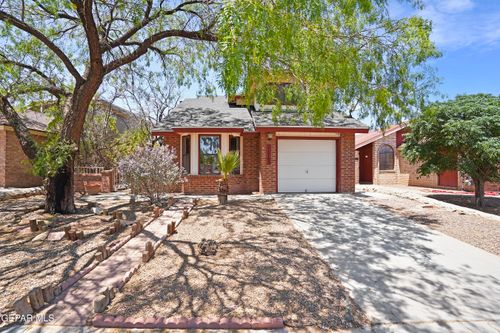 11765 Queens Garden Cir, El Paso, TX, 79936-2636 | Card Image