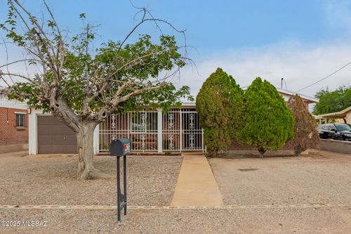6636 S 6th Ave, Tucson, AZ, 85756-6736 | Card Image