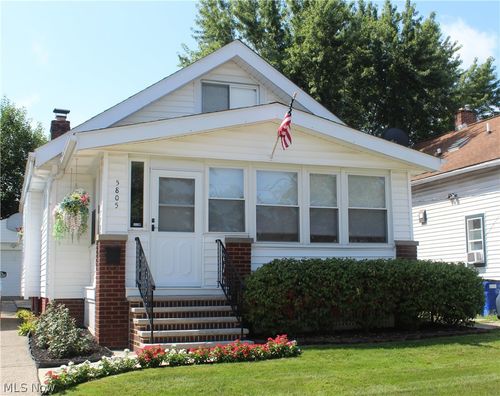 5805 Northcliff Ave, Cleveland, OH, 44144-4030 | Card Image