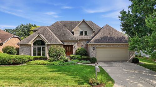 6183 Tyrnbury Dr, Lisle, IL, 60532-3200 | Card Image