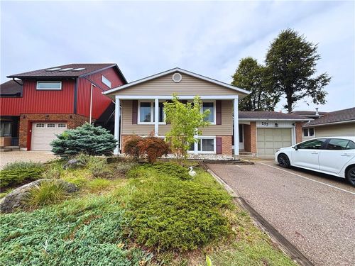 a-255 Blackhorne Dr, Kitchener, ON, N2E1Z2 | Card Image