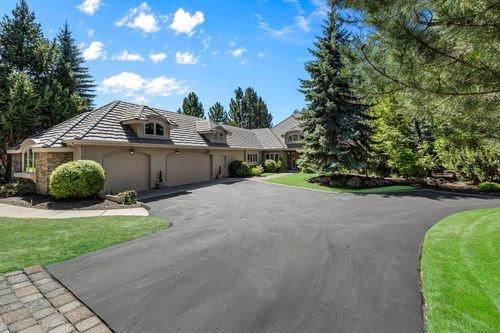 19490 Green Lakes Loop, Bend, OR, 97702-1160 | Card Image