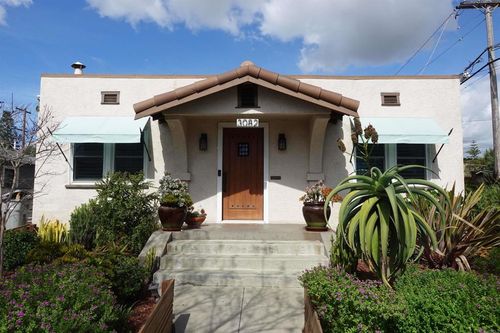 3082 Juniper Street, San Diego, CA, 92104 | Card Image