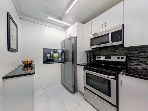 apt-203-8021 N Sunrise Lakes Dr, Sunrise, FL, 33322-1620 | Card Image