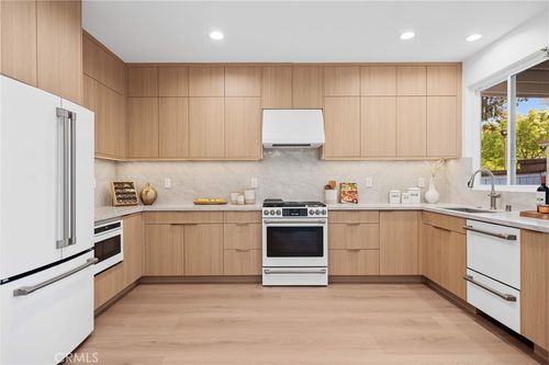 33 Winterfield Rd, Irvine, CA, 92602-0734 | Card Image