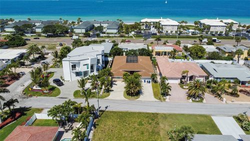 2504 Hibiscus Dr W, BELLEAIR BEACH, FL, 33786-3524 | Card Image