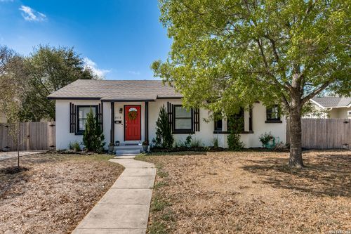 2018 W Mulberry Ave, San Antonio, TX, 78201-4956 | Card Image