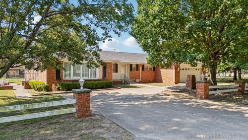 1000 W 5th St, Beggs, OK, 74421-3600 | Card Image