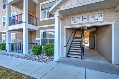 34 Silver Springs Dr, Vineyard, UT, 84059-6529 | Card Image