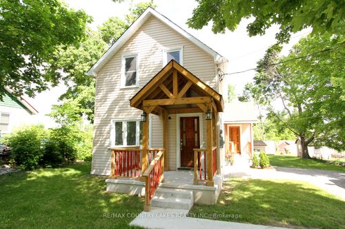 18 John St, Kirkfield, ON, K0M2B0 | Card Image