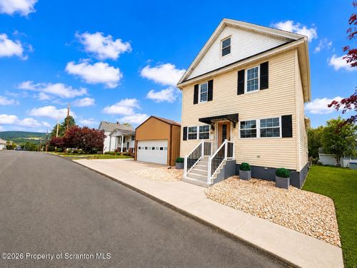 807 Murray St, Throop, PA, 18512-1166 | Card Image
